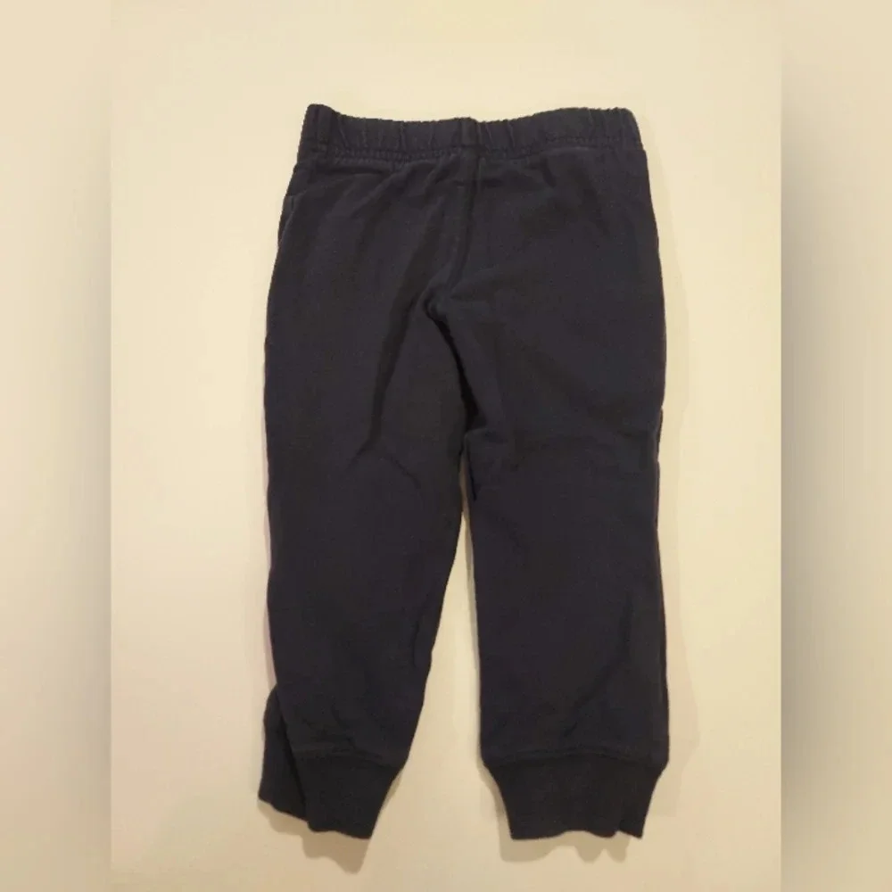 Carter's Toddler Boy 2 Piece Firetruck Hoodie and Jogger Set in Size 2T